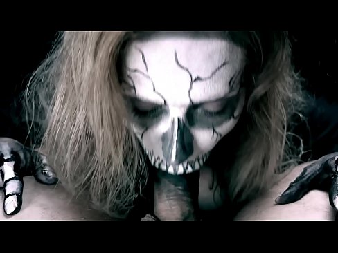 ❤️ Demona knabino suĉanta kokon per sia nigra buŝo kaj glutante kumon. ❤❌ Bonega porno ĉe porno eo.sexuria-net.ru ❌❤